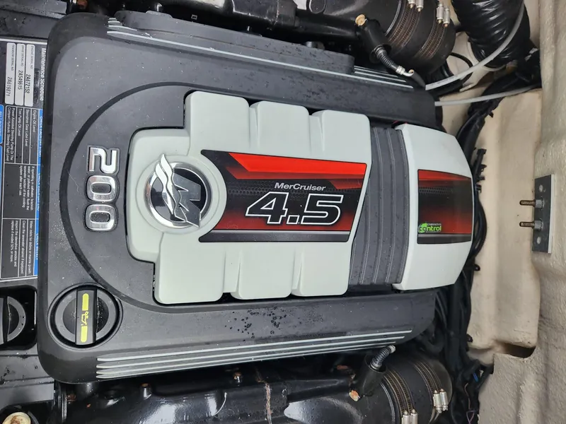 Slide: The Image of 2020 Sea Ray SPX 190 MerCruiser 4.5 engine, 200 horsepower, close-up view. - 16