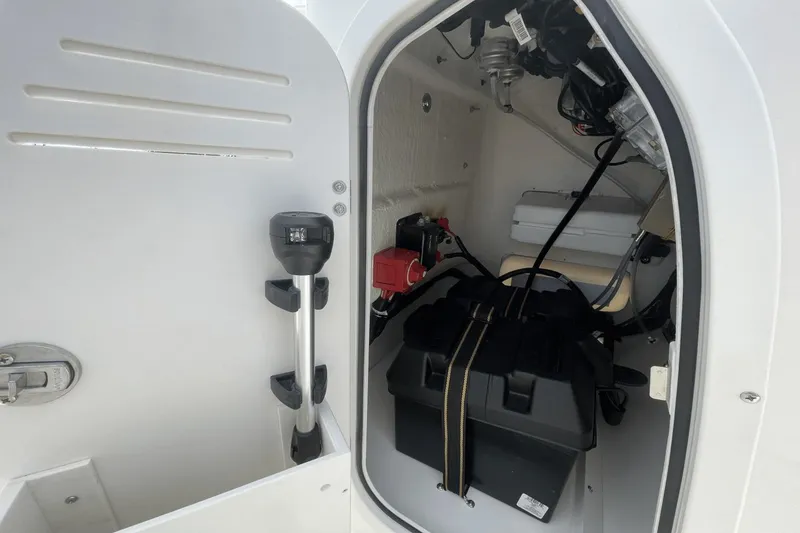 Slide: The Image of Boston Whaler 150 Montauk 2025 - 10