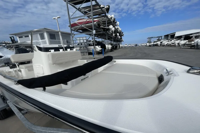 Slide: The Image of Boston Whaler 150 Montauk 2025 - 6