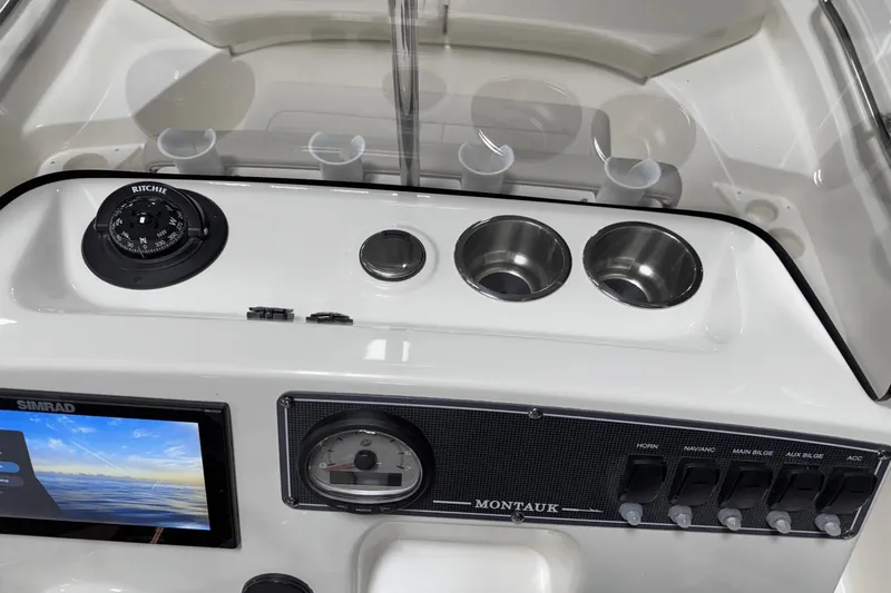 Slide: The Image of Boston Whaler 170 Montauk 2025 - 34