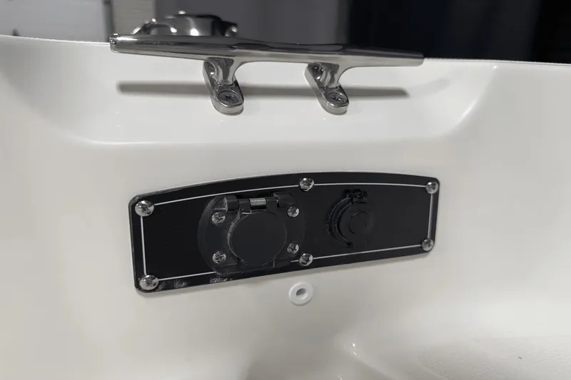 Slide: The Image of Boston Whaler 170 Montauk 2025 - 56