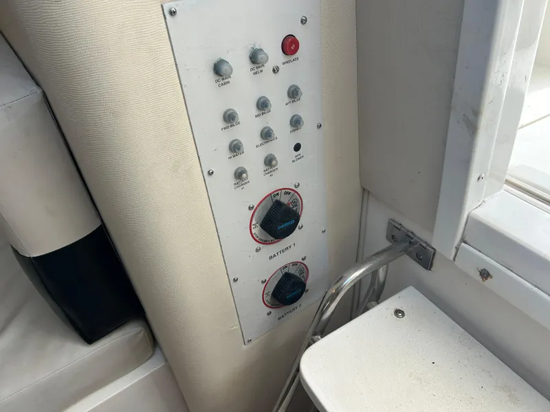 Slide: The Image of Wellcraft 330 Coastal 1999 - 56