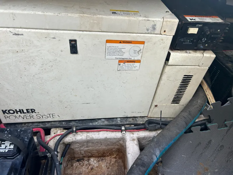 Slide: The Image of Wellcraft 330 Coastal 1999 - 64