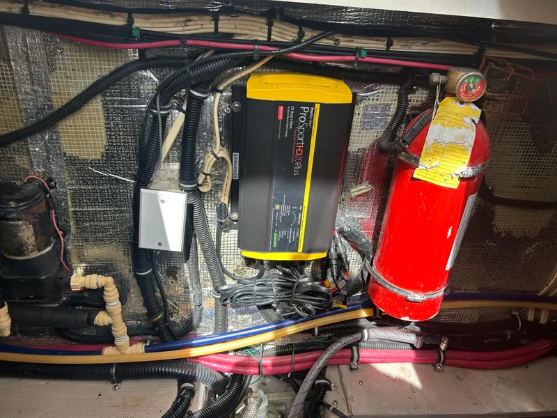 Slide: The Image of Wellcraft 330 Coastal 1999 - 69