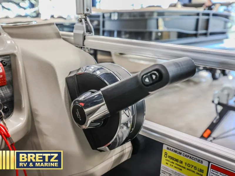 Slide: The Image of Control lever of 2025 Vista Fish 18 boat at Bretz RV & Marine showroom. - 10
