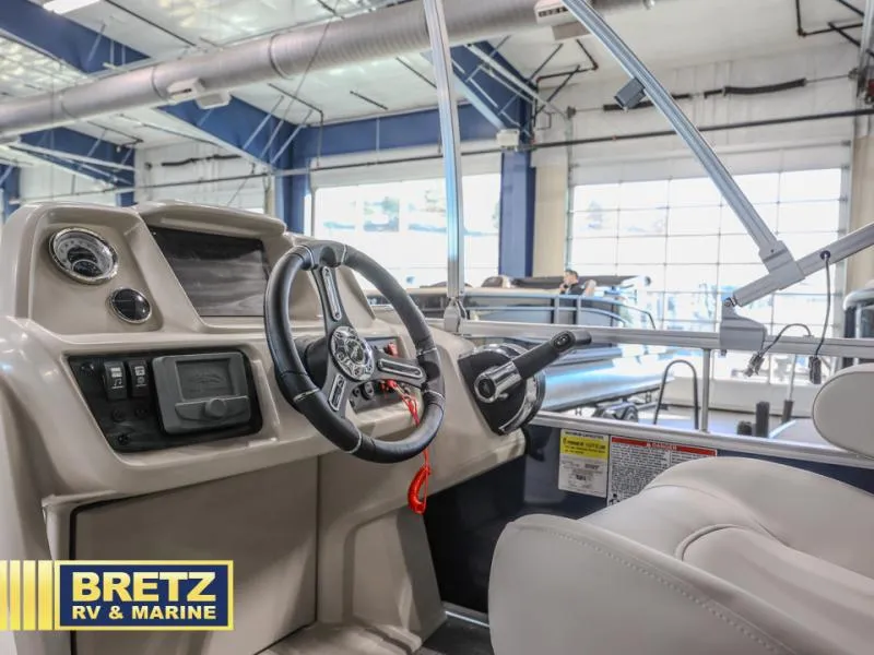 Slide: The Image of Interior of 2025 Vista Fish 18 boat at Bretz RV & Marine showroom. - 8