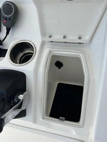 Slide: The Image of glove box - 26