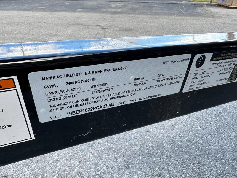 Slide: The Image of 2024 Barletta A22UC trailer label with specifications and manufacturing details. - 27