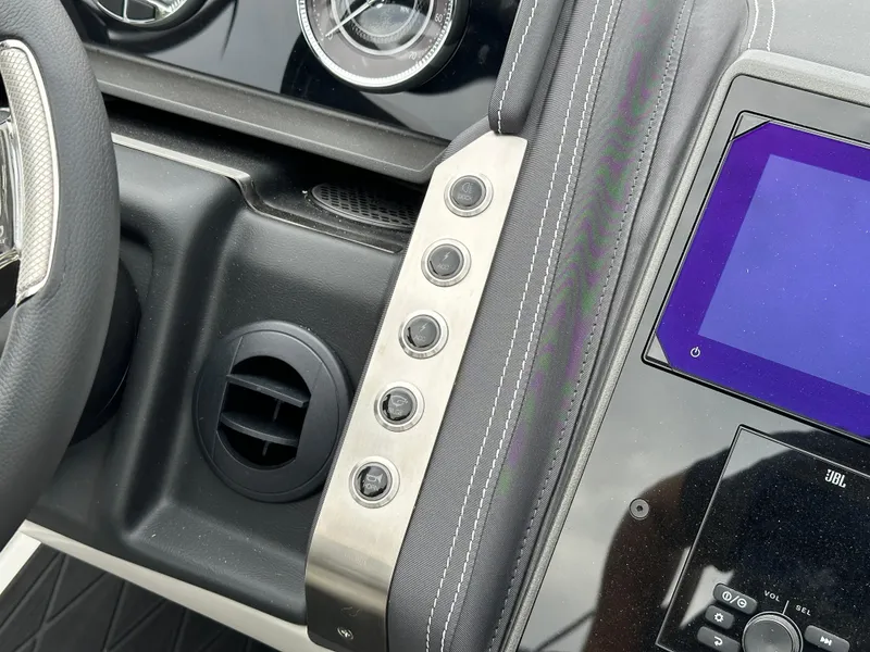 Slide: The Image of Barletta L25UE 2025 - 16