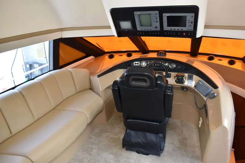 Slide: The Image of Carver 570 Voyager Pilothouse 2001 - 20