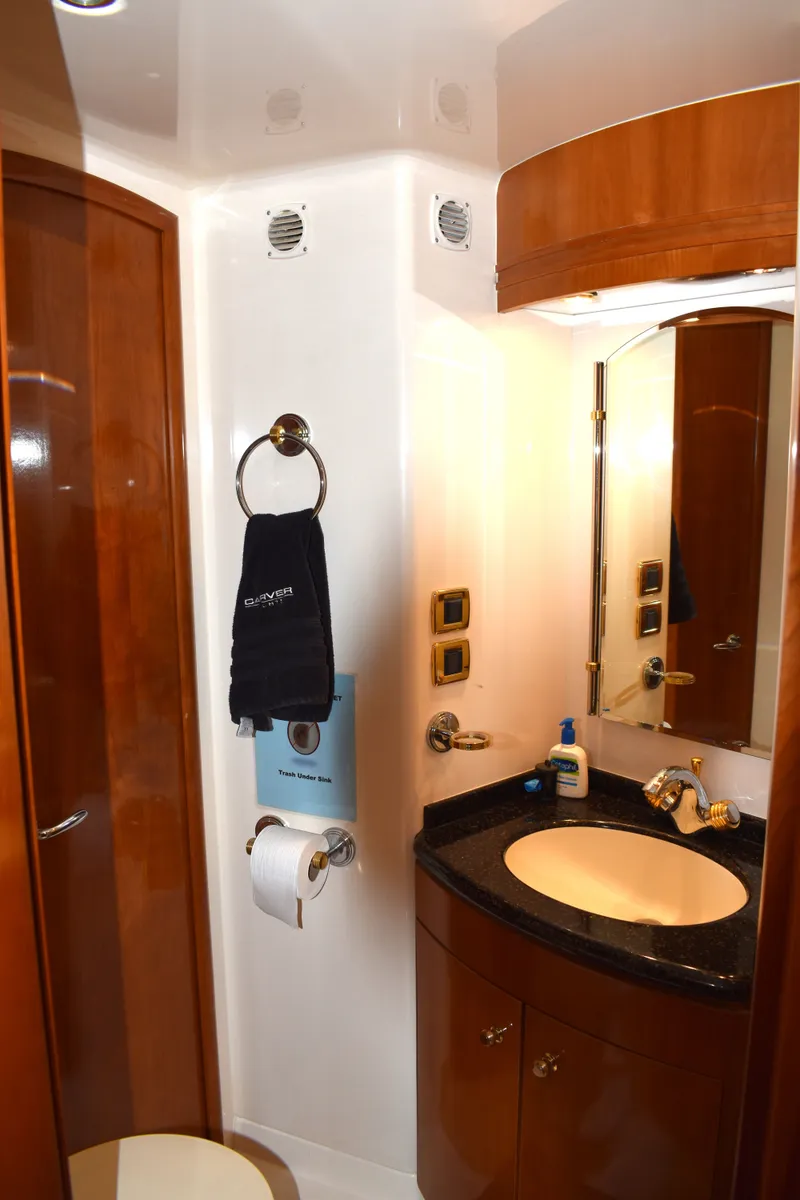 Slide: The Image of Carver 570 Voyager Pilothouse 2001 - 29