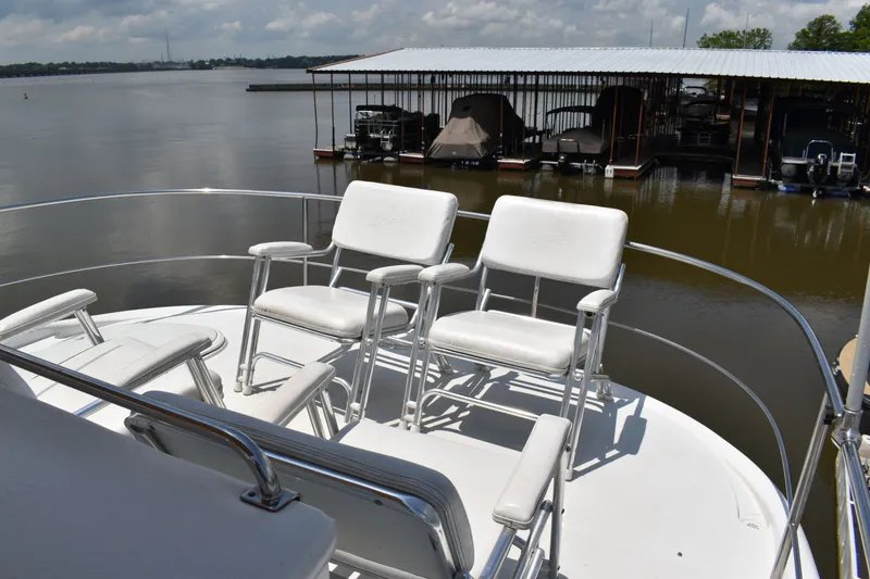 Slide: The Image of Carver Yachts 570 Voyager Pilothouse 2001 - 13