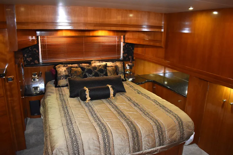 Slide: The Image of Carver Yachts 570 Voyager Pilothouse 2001 - 30