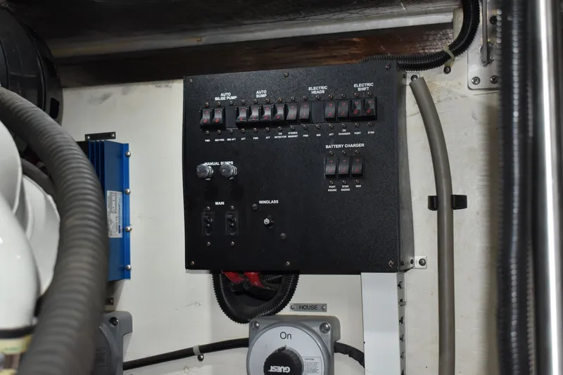 Slide: The Image of Carver Yachts 570 Voyager Pilothouse 2001 - 38