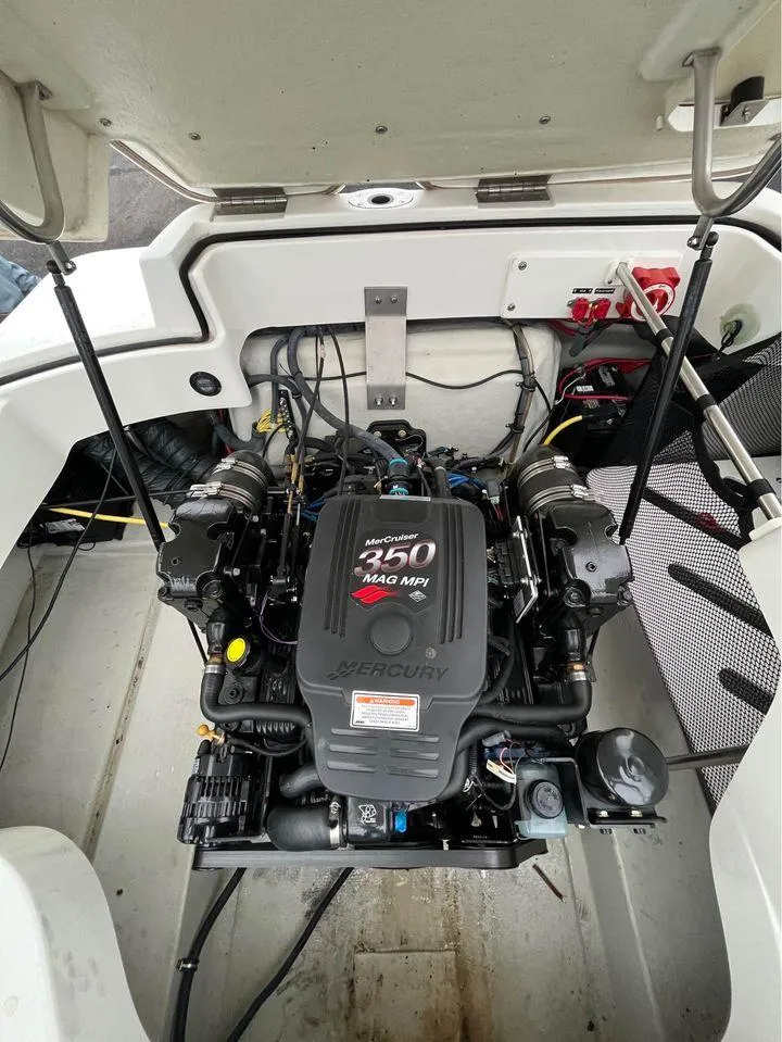 Slide: The Image of 2007 Cobalt 232 boat engine, MerCruiser 350 MAG MPI, detailed view. - 8
