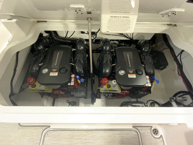 Slide: The Image of Cobalt R33 2024 - 6