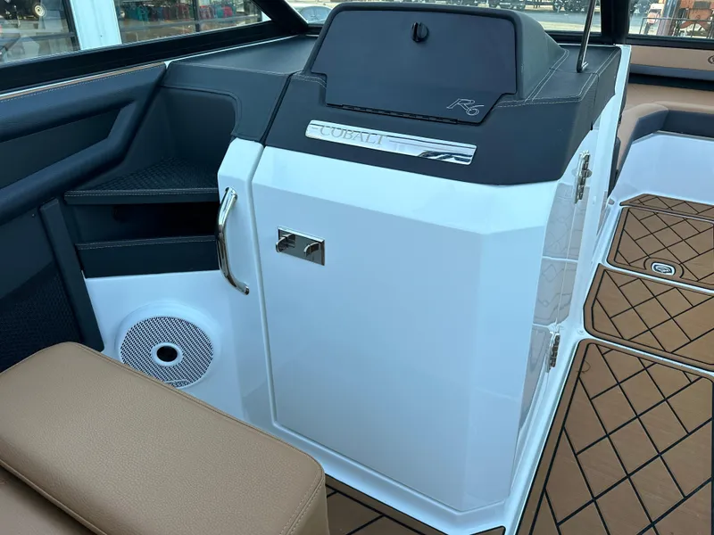 Slide: The Image of 2024 Cobalt R6 boat interior with sleek design and modern features. - 17