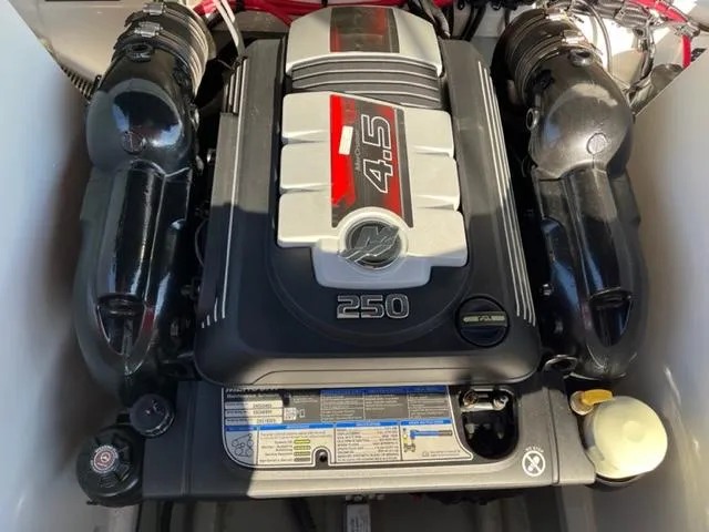 Slide: The Image of 2018 Cownline 225ss engine, 4.5L, 250 horsepower, detailed view. - 12