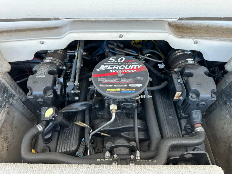 Slide: The Image of Crownline Boats 202 BR 2003 - 9