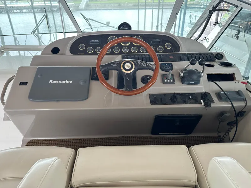 Slide: The Image of Cruisers Yachts 4450 2002 - 11