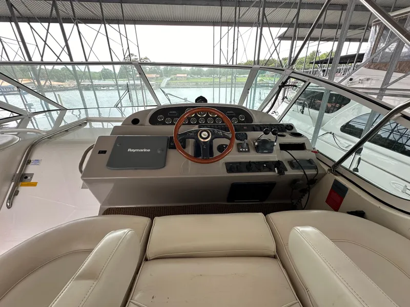 Slide: The Image of Cruisers Yachts 4450 2002 - 12