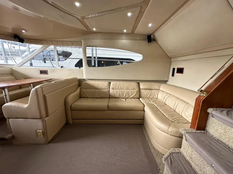 Slide: The Image of Cruisers Yachts 4450 2002 - 21