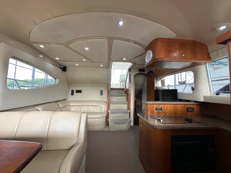 Slide: The Image of Cruisers Yachts 4450 2002 - 25