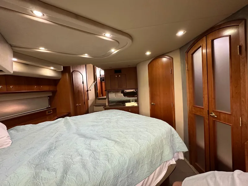 Slide: The Image of Cruisers Yachts 4450 2002 - 39