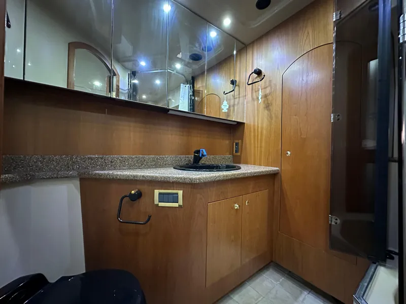 Slide: The Image of Cruisers Yachts 4450 2002 - 42