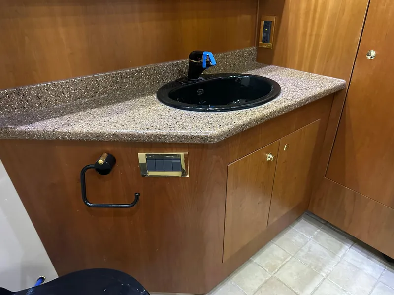 Slide: The Image of Cruisers Yachts 4450 2002 - 44