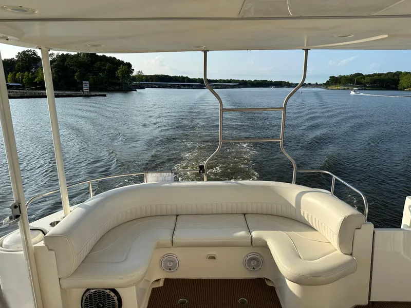 Slide: The Image of Cruisers Yachts 4450 2002 - 47