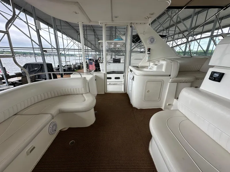 Slide: The Image of Cruisers Yachts 4450 2002 - 5