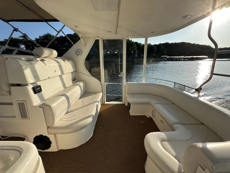 Slide: The Image of Cruisers Yachts 4450 2002 - 51