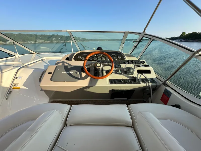 Slide: The Image of Cruisers Yachts 4450 2002 - 55