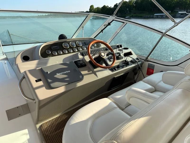 Slide: The Image of Cruisers Yachts 4450 2002 - 56