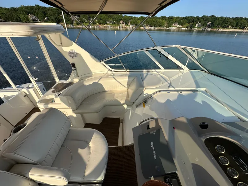 Slide: The Image of Cruisers Yachts 4450 2002 - 57