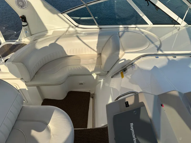 Slide: The Image of Cruisers Yachts 4450 2002 - 58