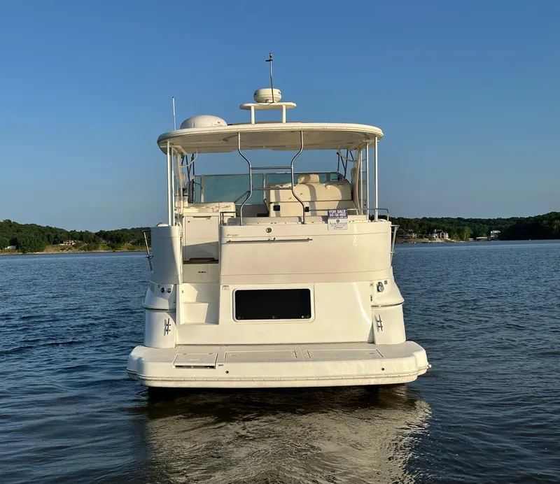 Slide: The Image of Cruisers Yachts 4450 2002 - 61