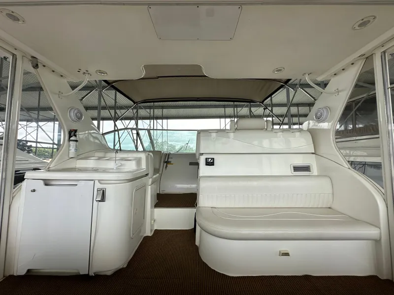 Slide: The Image of Cruisers Yachts 4450 2002 - 7