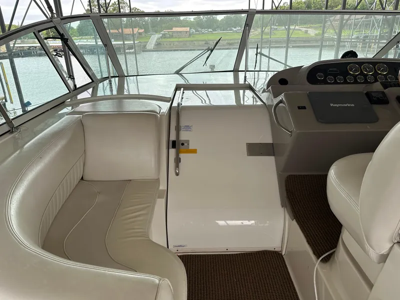 Slide: The Image of Cruisers Yachts 4450 2002 - 8