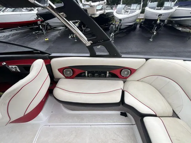 Slide: The Image of Malibu Wakesetter 23 LSV 2012 - 11