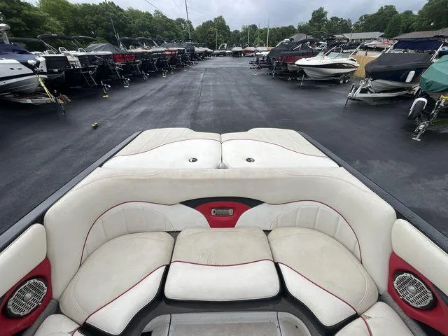 Slide: The Image of Malibu Wakesetter 23 LSV 2012 - 12