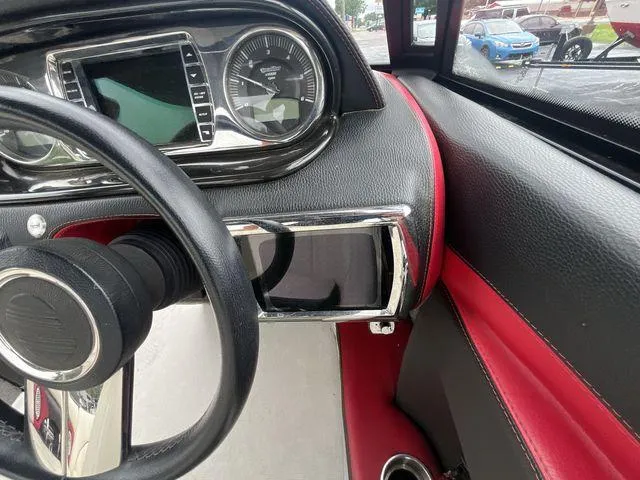 Slide: The Image of Malibu Wakesetter 23 LSV 2012 - 3