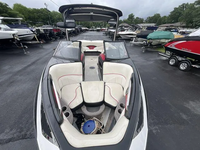 Slide: The Image of Malibu Wakesetter 23 LSV 2012 - 7