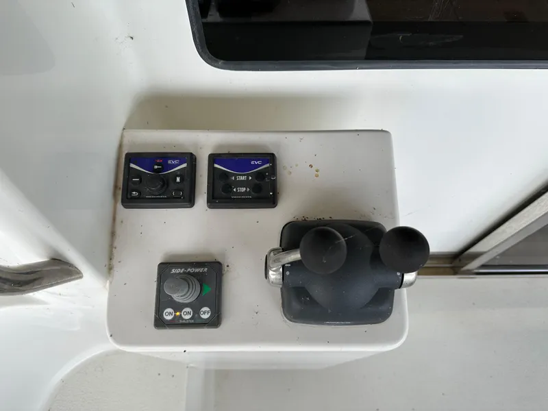 Slide: The Image of Navigator 5800 2009 - 63