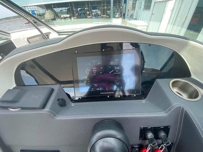 Slide: The Image of Regal 3300 2024 - 14