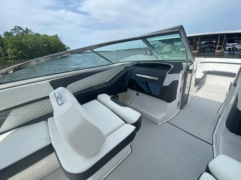 Slide: The Image of Regal 3300 2024 - 28