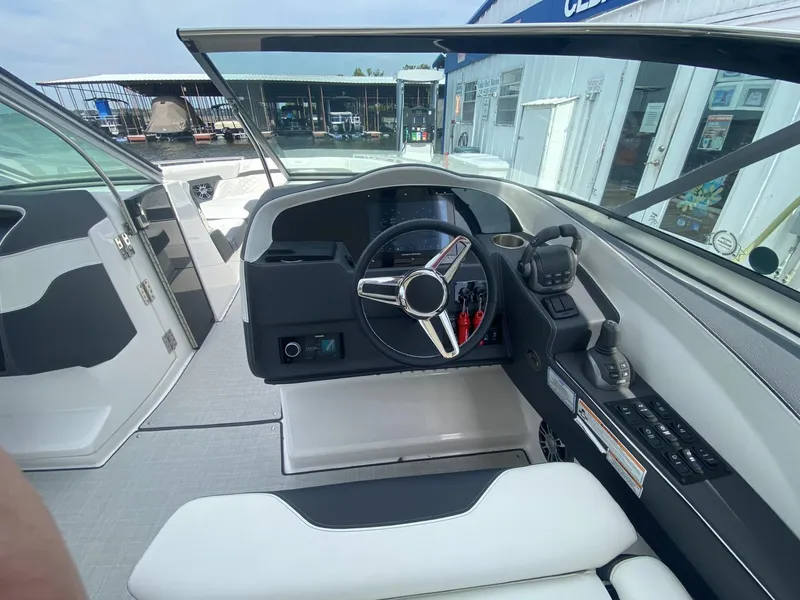 Slide: The Image of Regal 3300 2024 - 30