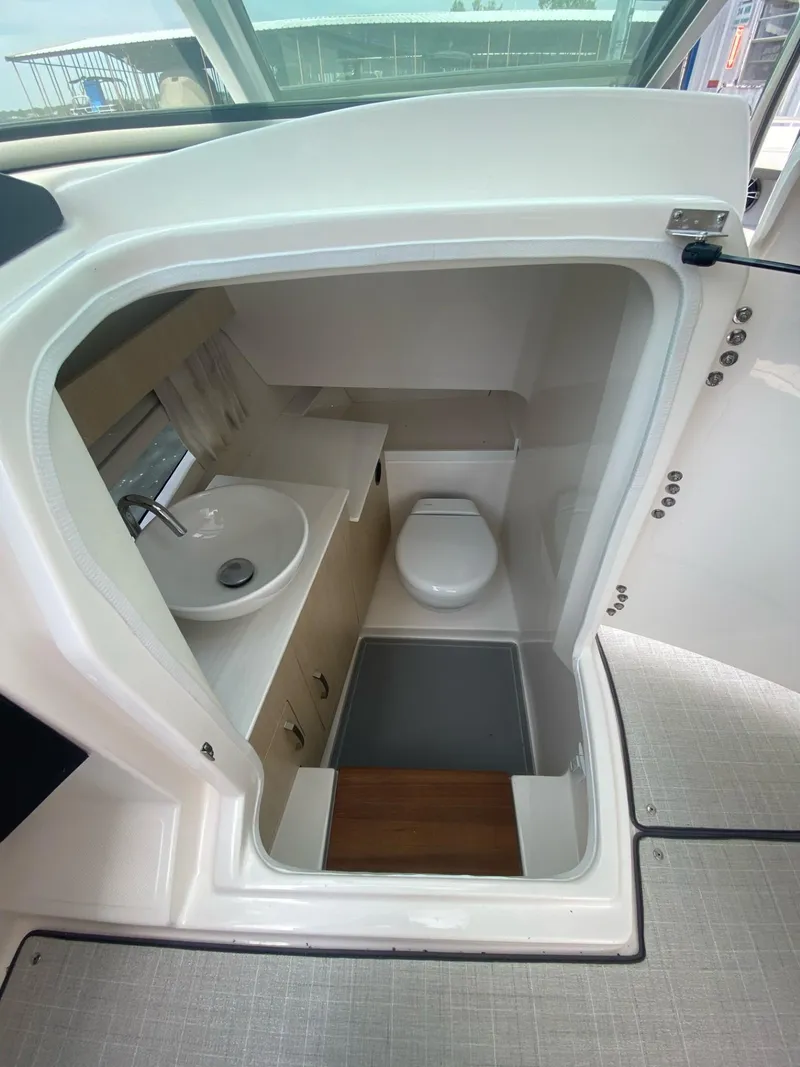 Slide: The Image of Regal 3300 2024 - 5