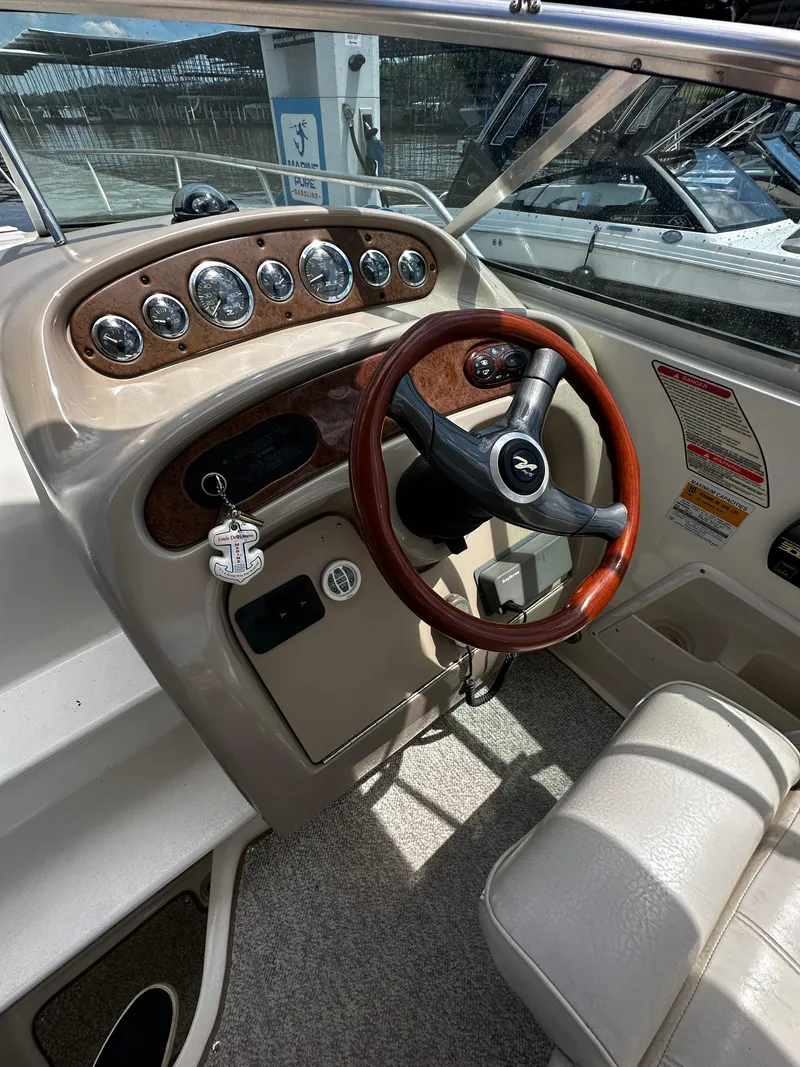 Slide: The Image of Sea Ray Sundancer 260 1999 - 7